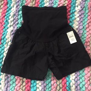 NWT motherhood maternity shorts